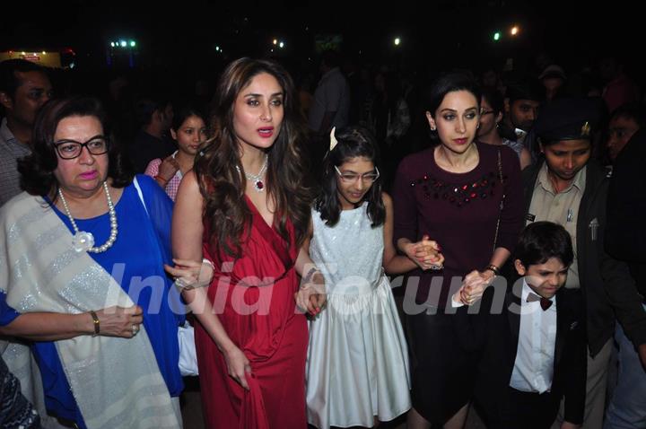 Kareena Kapoor was snapped with Mom and Karisma Kapoor on Christmas Eve