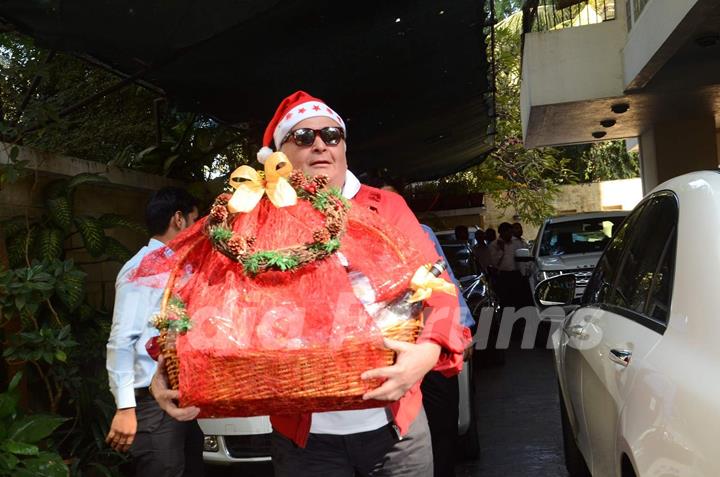 Rishi Kapoor was snapped at Kapoor Family's Christmas Brunch