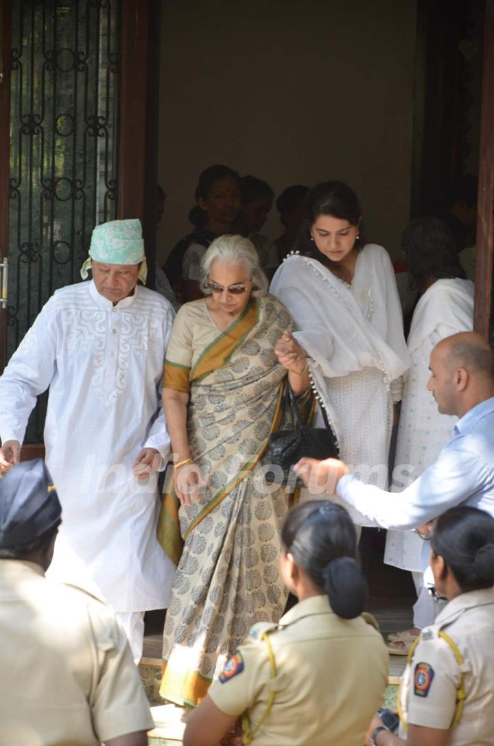 Waheeda Rehman was snapped at Sadhana Shivdasani's Funeral