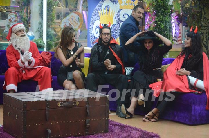 Salman Khan in Bigg Boss House for his Birthday Celebration