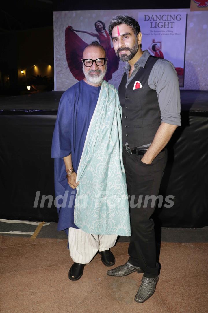 Sandip Soparkar and Kanwaljeet Singh at Launch of 'Dancing Light' Book