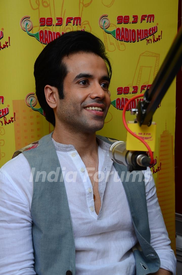 Tusshar Kapoor goes on air at Radio Mirchi for Promotions of 'Kyaa Kool Hai Hum 3'