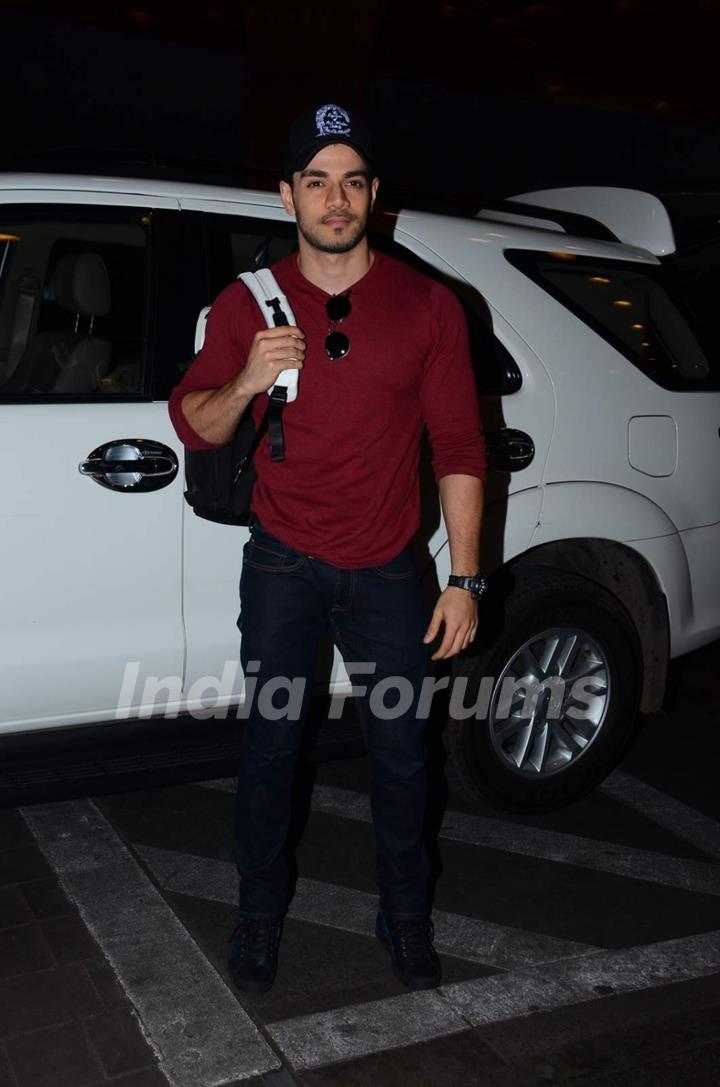 Sooraj Pancholi Snapped at Airport