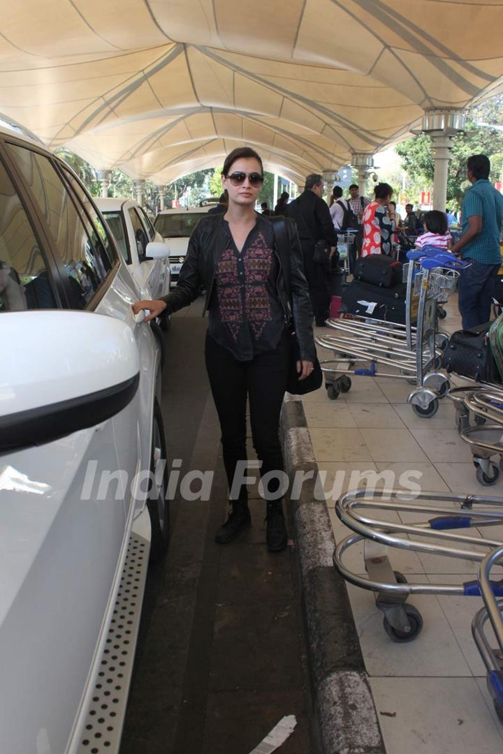 Dia Mirza Snapped at Airport