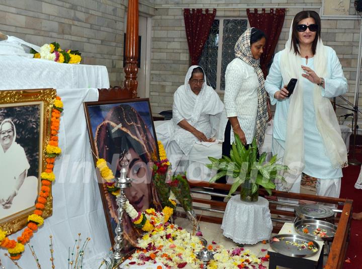 Sarika at Prayer Meet of 'Sadhana'