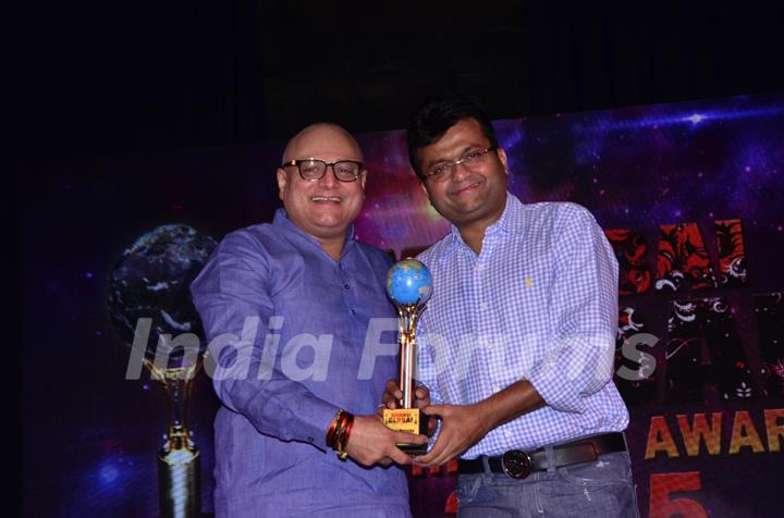 Manoj Joshi at Mumbai Global Achiever's Award