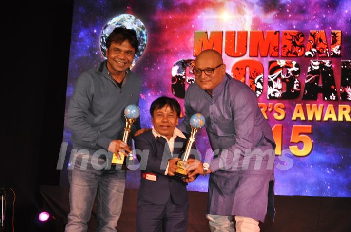 Rajpal Yadav, KK Goswami and Manoj Joshi at Mumbai Global Achiever's Award