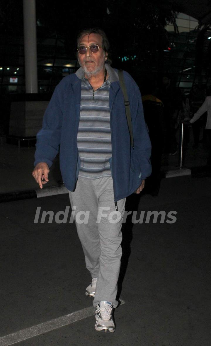 Vinod Khanna Snapped at Airport