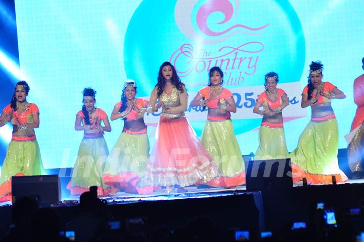 Daisy Shah Performs at Country Club