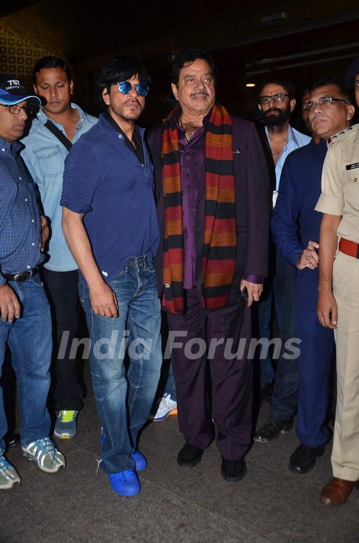 Shah Rukh Khan and Shatrughan Sinha Snapped at Airport