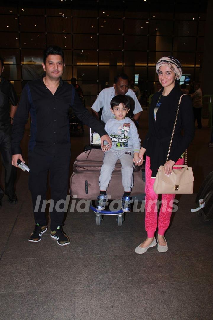 Divya Khosla Kumar and Bhushan Kumar Snapped at Airport