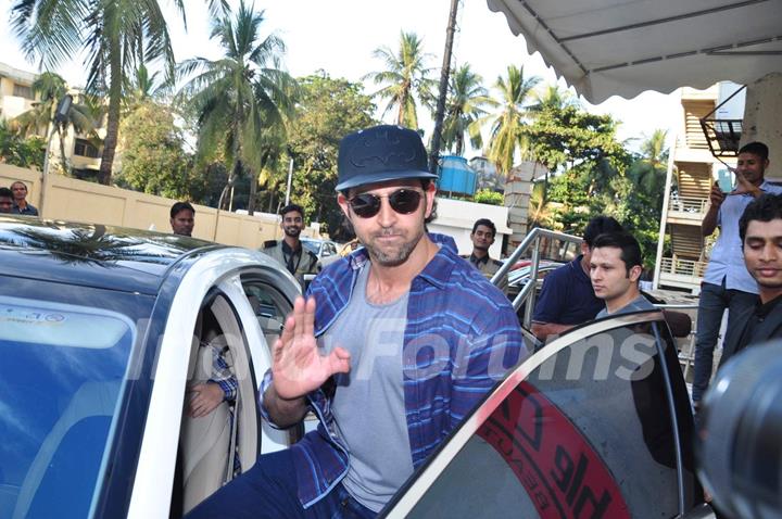 Hrithik Roshan Snapped With Kids