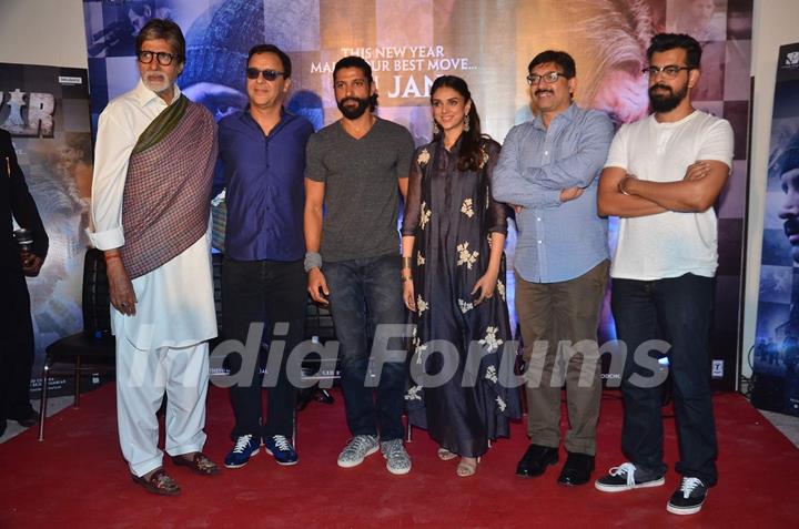 Vidhu V Chopra, Big B, Farhan, Aditi Rao and Bejoy Nambiar at Press Meet of 'Wazir'