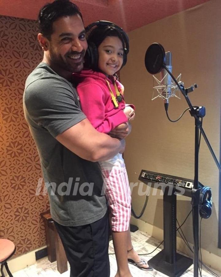 John Abraham Introduces his cute co-star 'Diya Chalwad' of Rocky Handsome