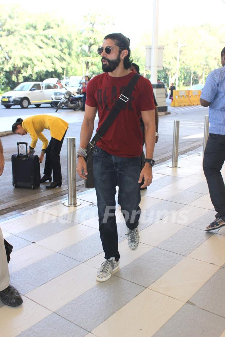 Farhan Akhtar Snapped at Airport