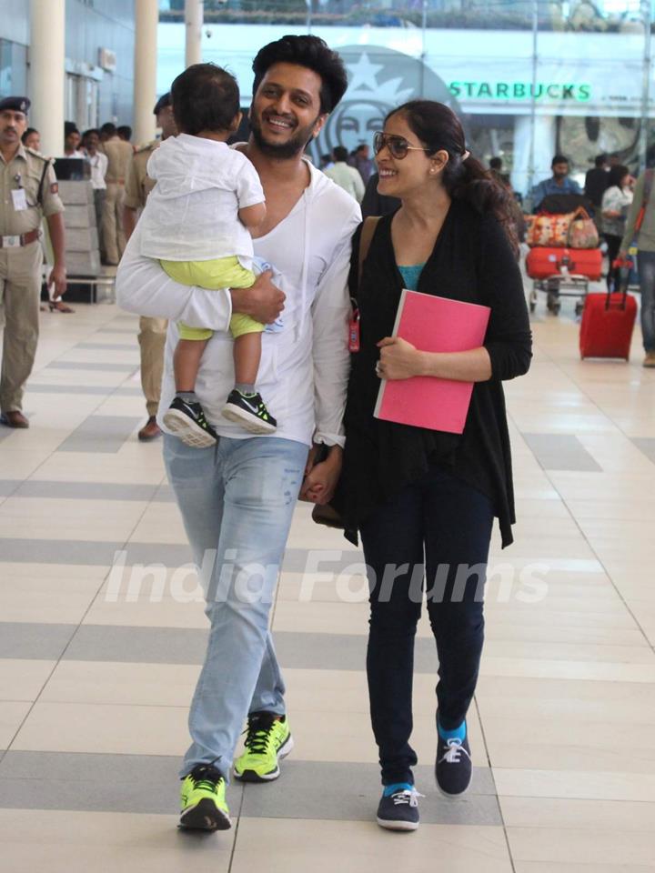 Cute Couple Riteish and Genelia with their Son Riaan Snapped at Airport