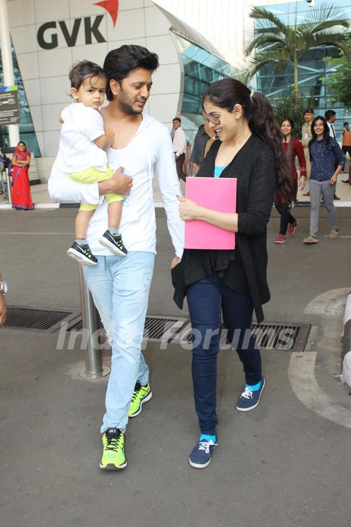 Genelia Deshmukh and Riteish Deshmukh with Son Riaan Snapped at Airport