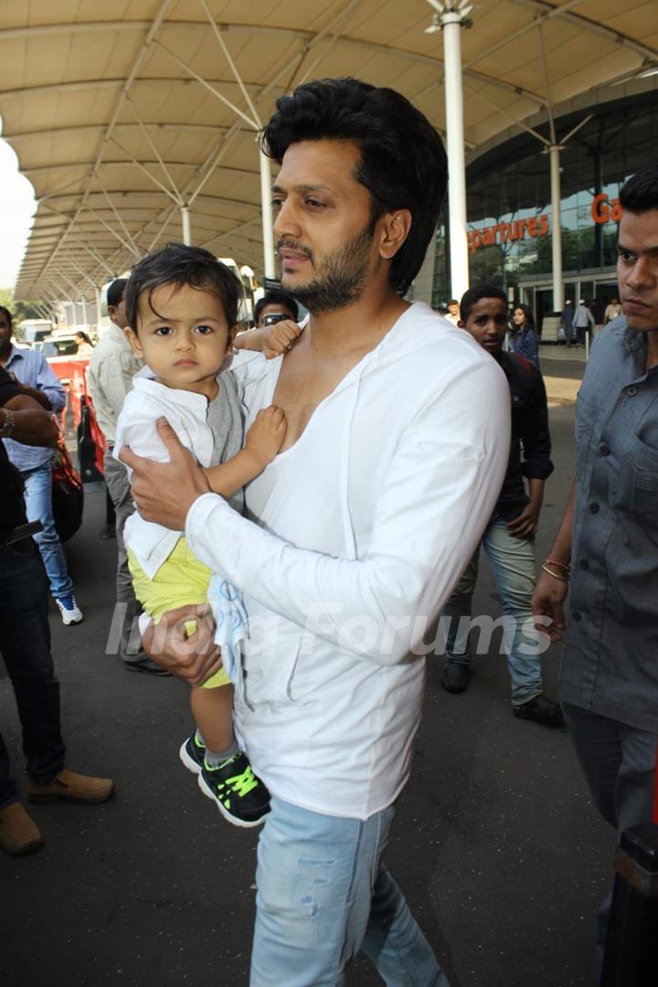 Riaan and Riteish Deshmukh Snapped at Airport