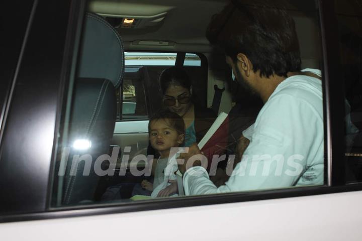 Riaan, Genelia and Riteish Deshmukh Snapped at Airport