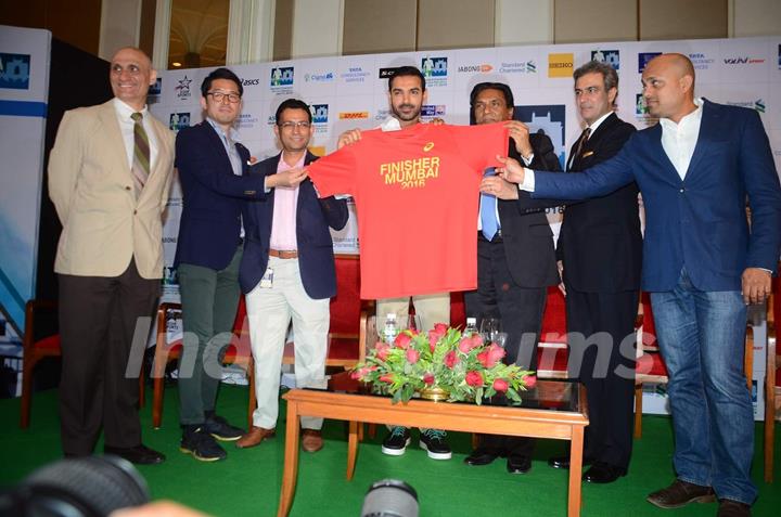 John Abraham Unveils Tee for 'Mumbai Marathon' at Press Meet