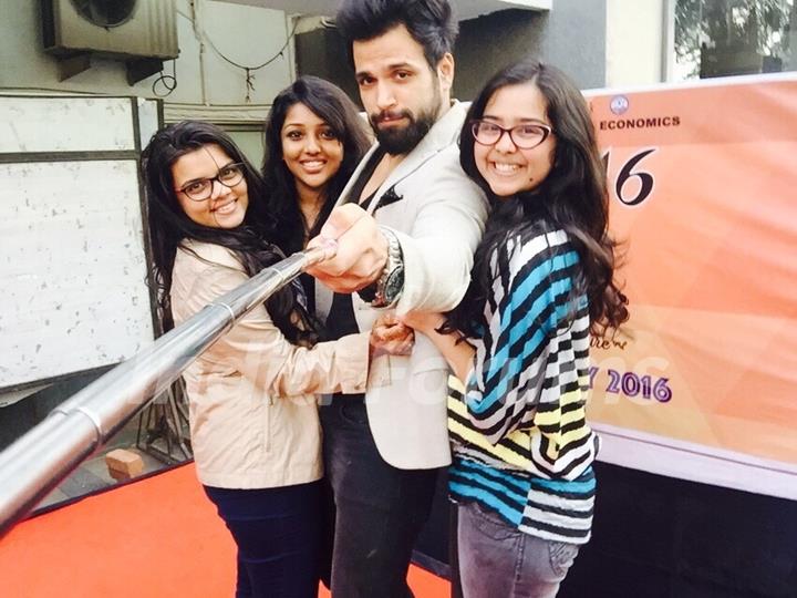 Rithvik Dhanjani Clicks Selfie with Students at 'He for She' Event