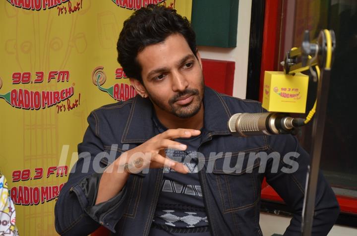 Harshvardhan Rane Goes Live at Radio Mirchi for Promotions of Sanam Teri Kasam