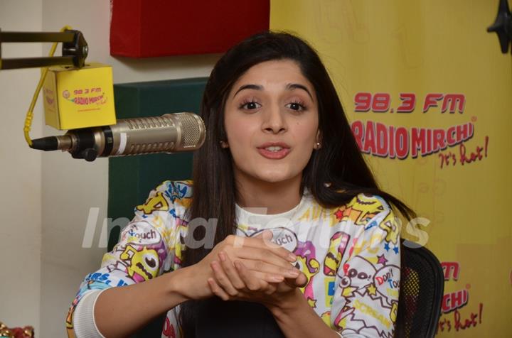 Mawra Hocane Goes Live on Radio Mirchi for Promotions of Sanam Teri Kasam