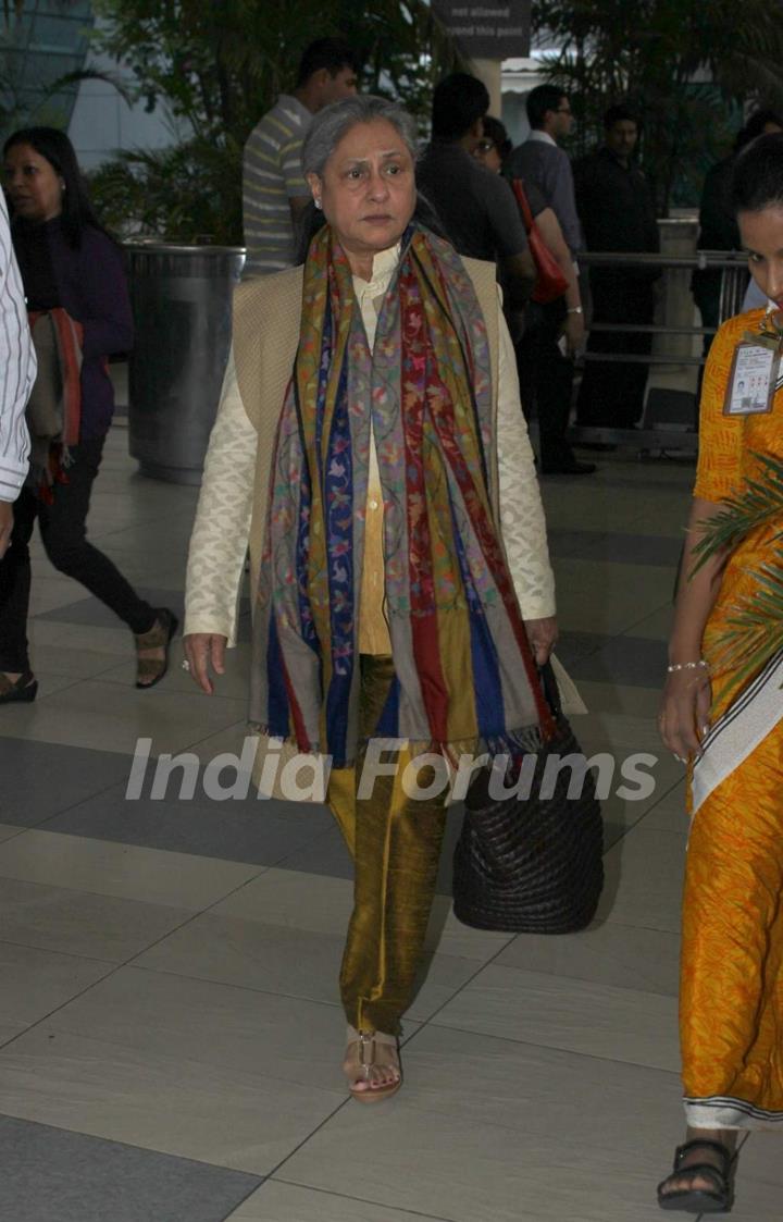 Jaya Bachchan Snapped at Airport