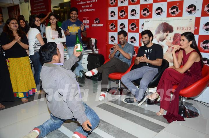 Fan performs for Kat and Adi at the Promotions of Fitoor on Fever FM