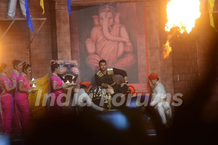 Ranveer Singh performs at the 22nd Annual Star Screen Awards