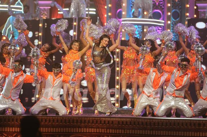 Jacqueline's performance at the 22nd Annual Star Screen Awards