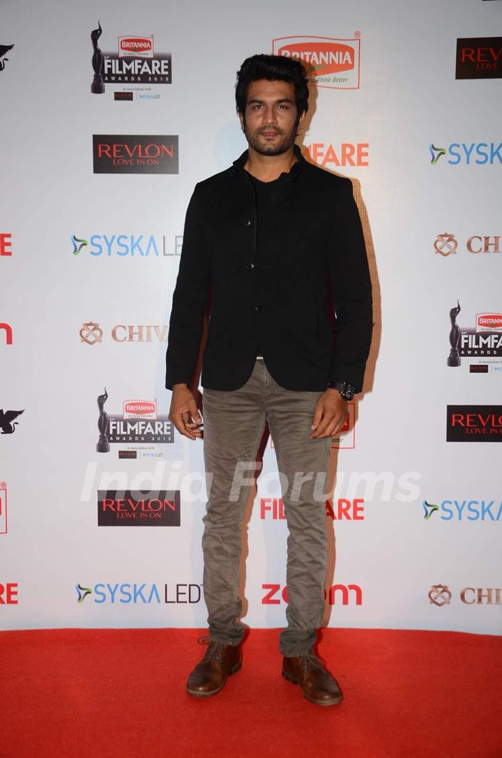 Sharad Kelkar at Filmfare Awards - Red Carpet