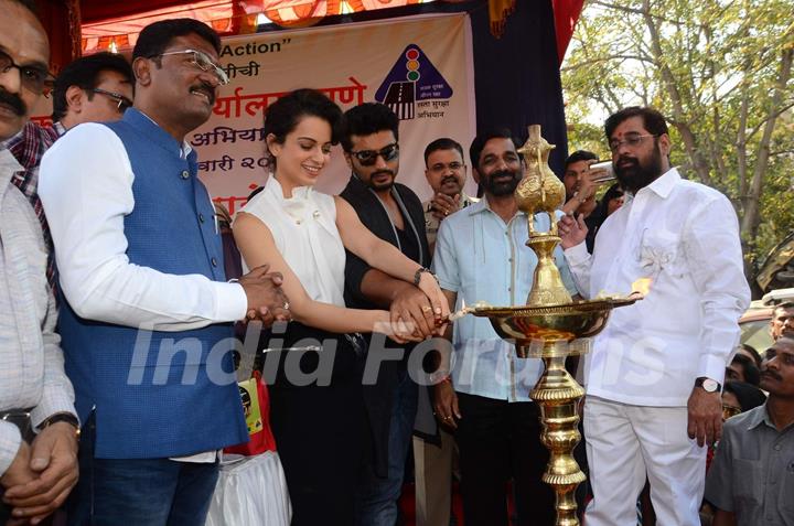 Kangana Ranaut and Arjun Kapoor at Thane R.T.O Event