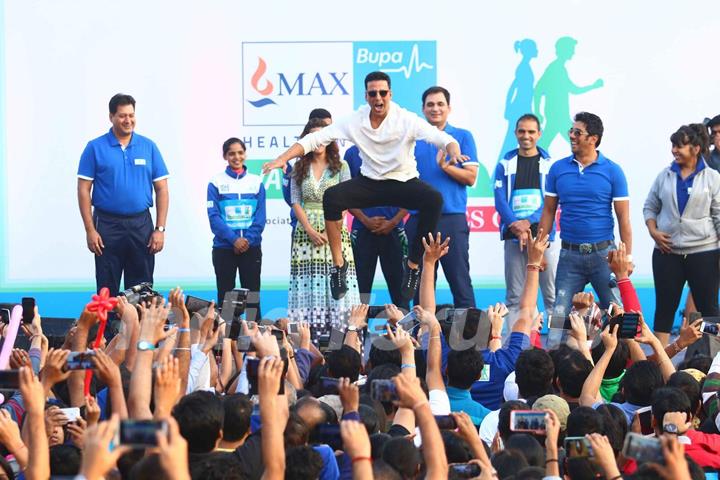Akshay Kumar and Nimrat Kaur flagged off 'Walk for Health'