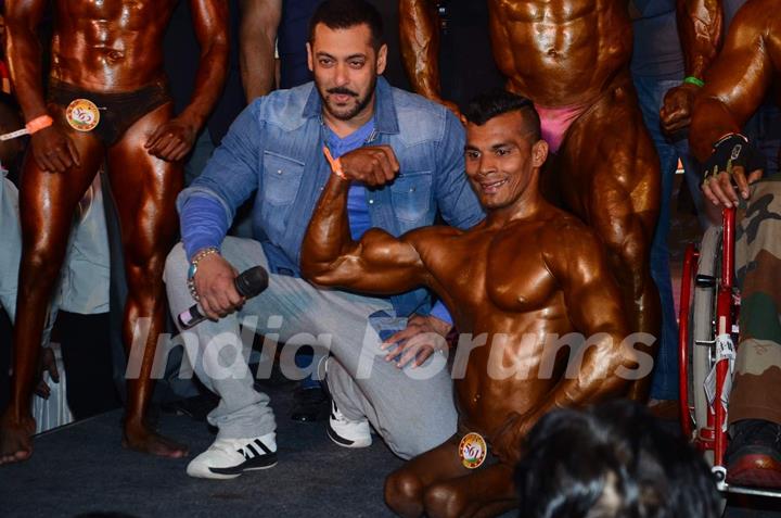 Salman Khan Poses with the Winners of Fitness Expo
