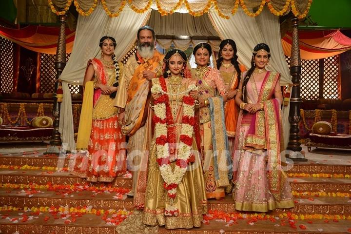 Madirakshi Gets 20 Lengha's Before The Final One For Swayamvar for Siya Ke Ram