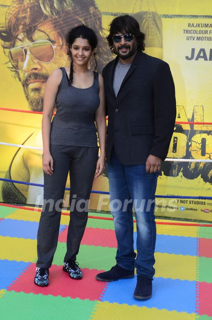 R. Madhavan and Ritika Singh at Promotions of 'Saala Khadoos'