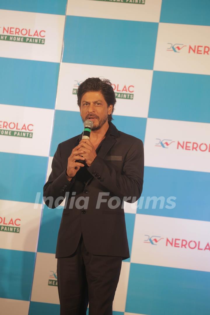 Shah Rukh Khan at Nerolac Event in Kolkata