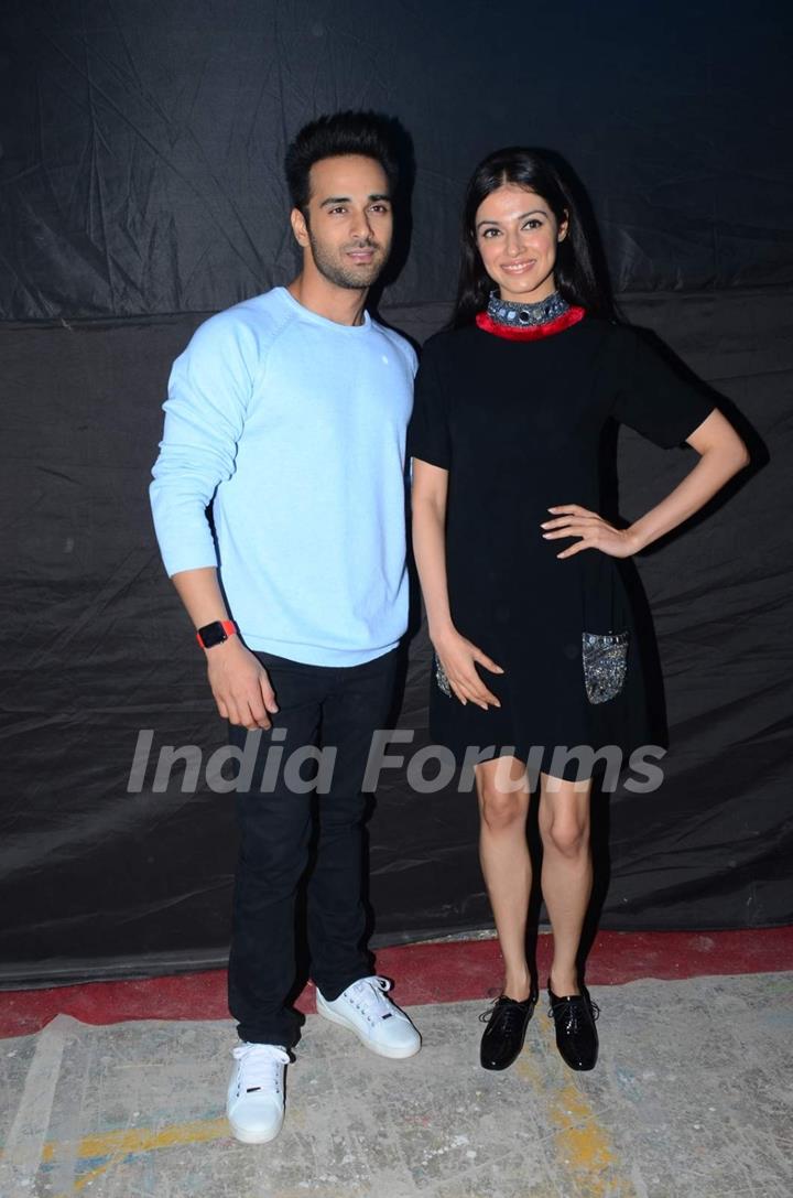 Divya Khosla and Pulkit Samrat for Promotions of Sanam Teri Kasam at College Fest