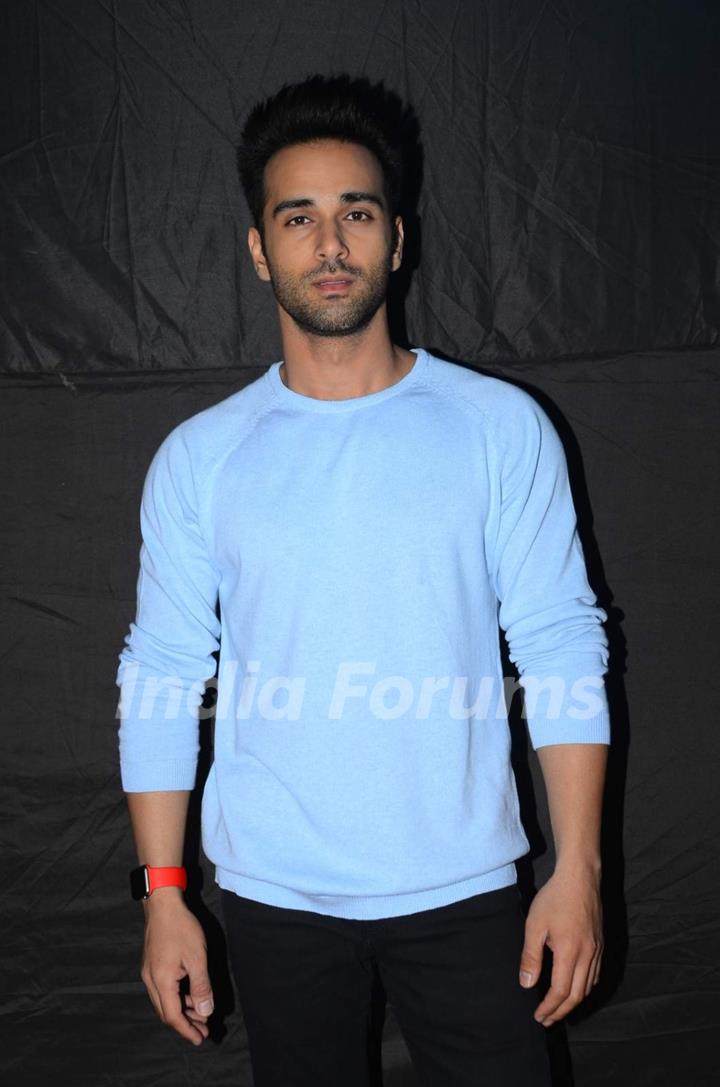 Pulkit Samrat for Promotions of Sanam Teri Kasam at College Fest