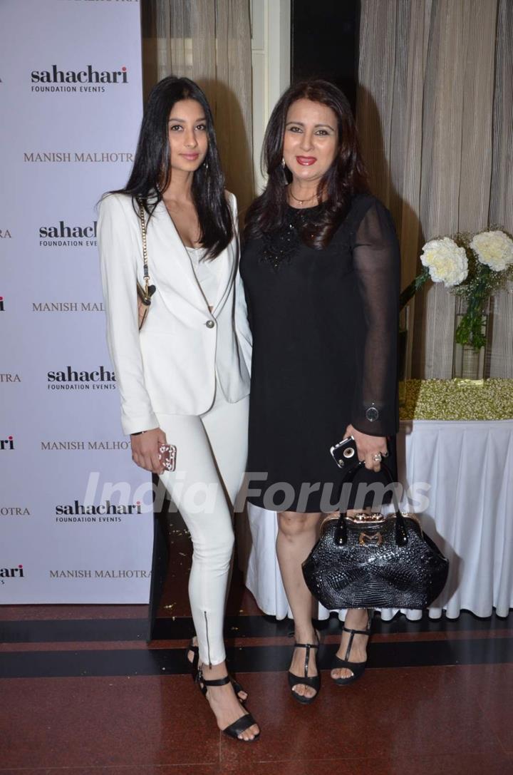 Poonam Dhillon was at Manish Malhotra's Show for Sahachari Foundation