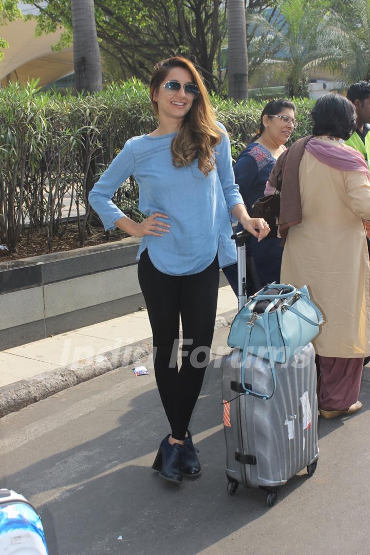 Anusha Dandekar Snapped at Airport