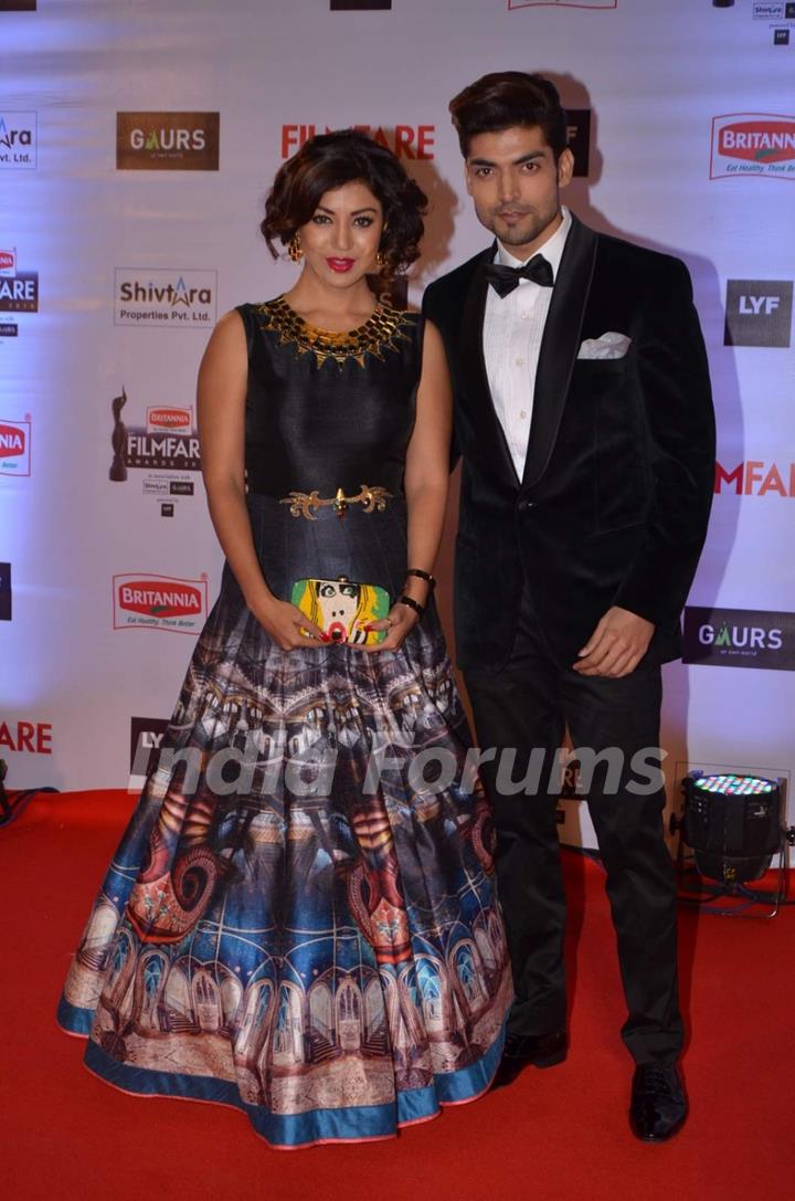Gurmeet Choudhary and Debina Bonerjee at Filmfare Awards 2016