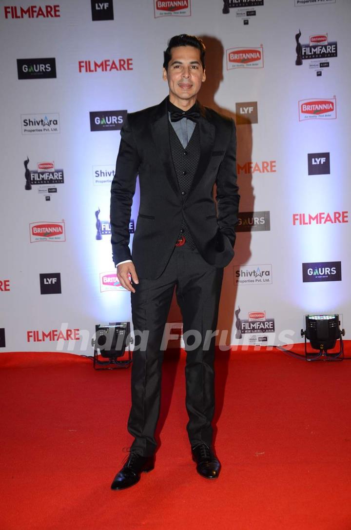 Dino Morea at Filmfare Awards 2016