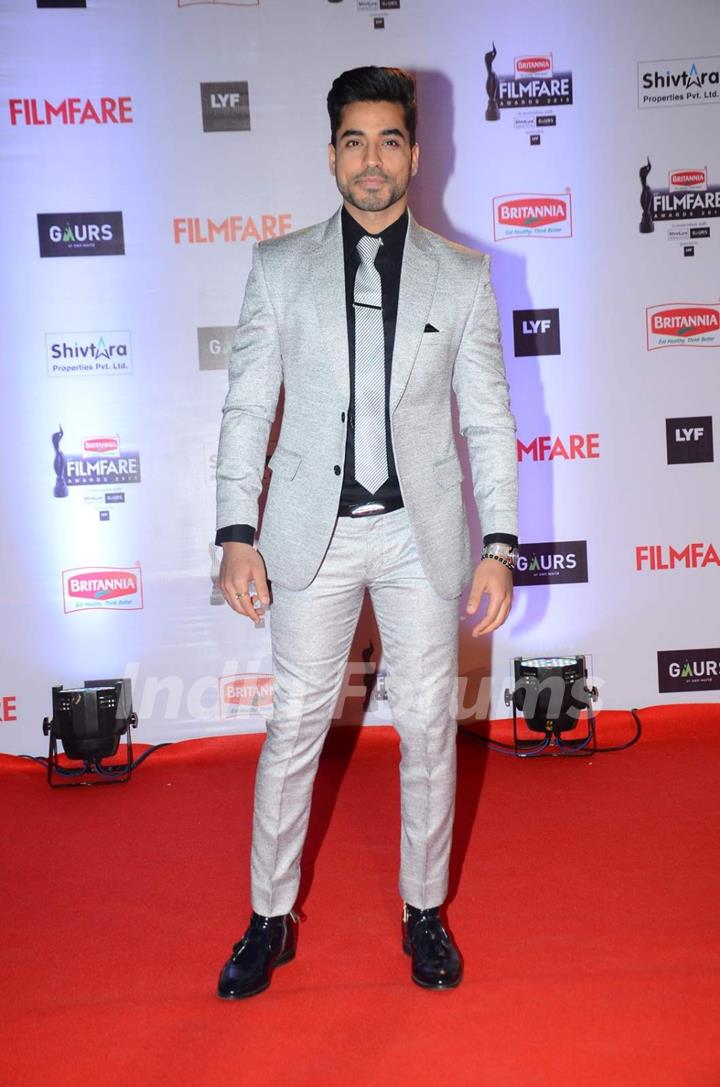 Gautam Gulati at Filmfare Awards 2016