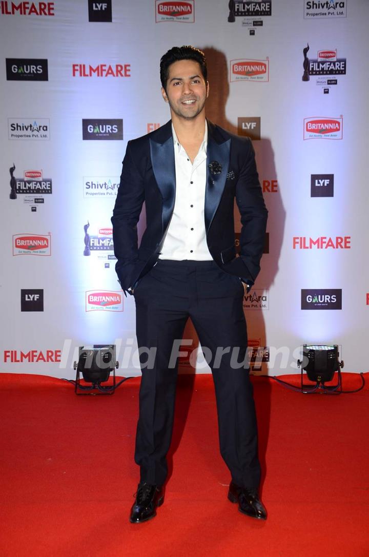 Varun Dhawan at Filmfare Awards 2016