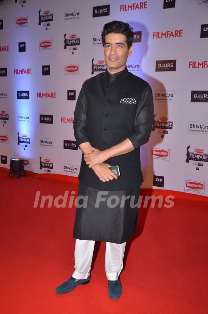 Manish Malhotra at Filmfare Awards 2016