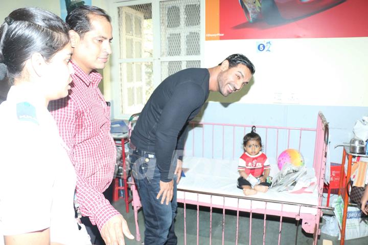 John Abraham Visits Wadia Hospital