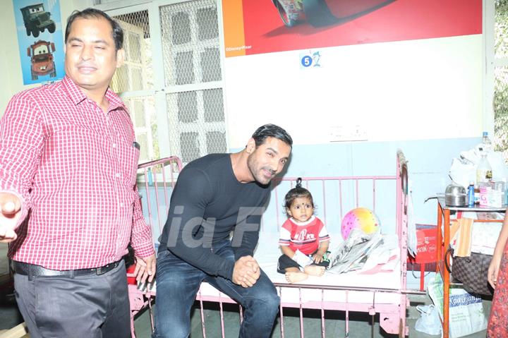 John Abraham Inaugurates IVF Centre at Wadia Hospital