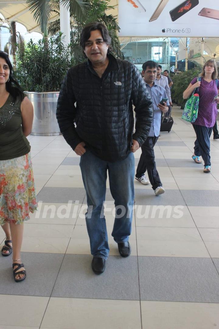 Chandrachur Singh Snapped at Airport